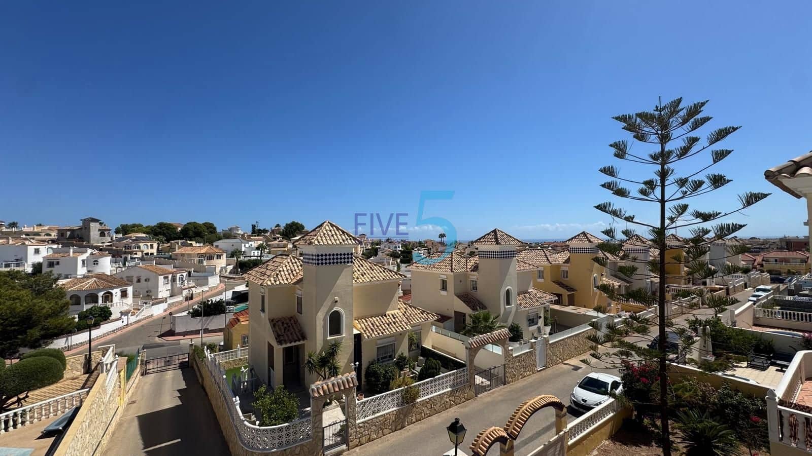 3 chambre Villa/Maison à vendre à Villamartin avec piscine garage - 460 000 € (Ref: 10070178)