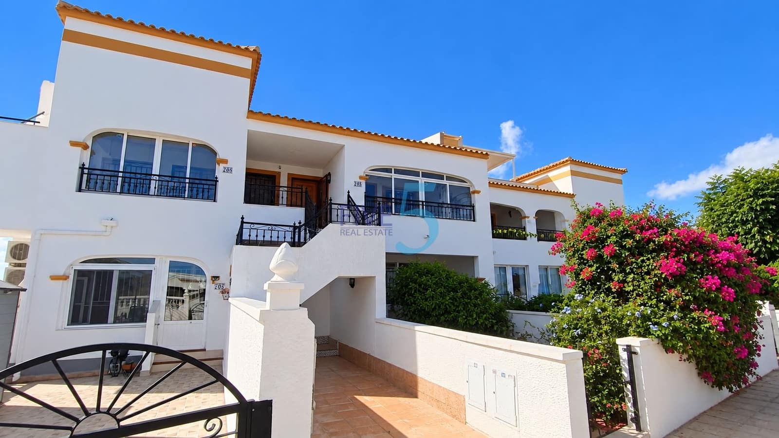 2 Zimmer Apartment zu verkaufen in Vistabella mit Pool Garage - 125.000 € (Ref: 10070179)
