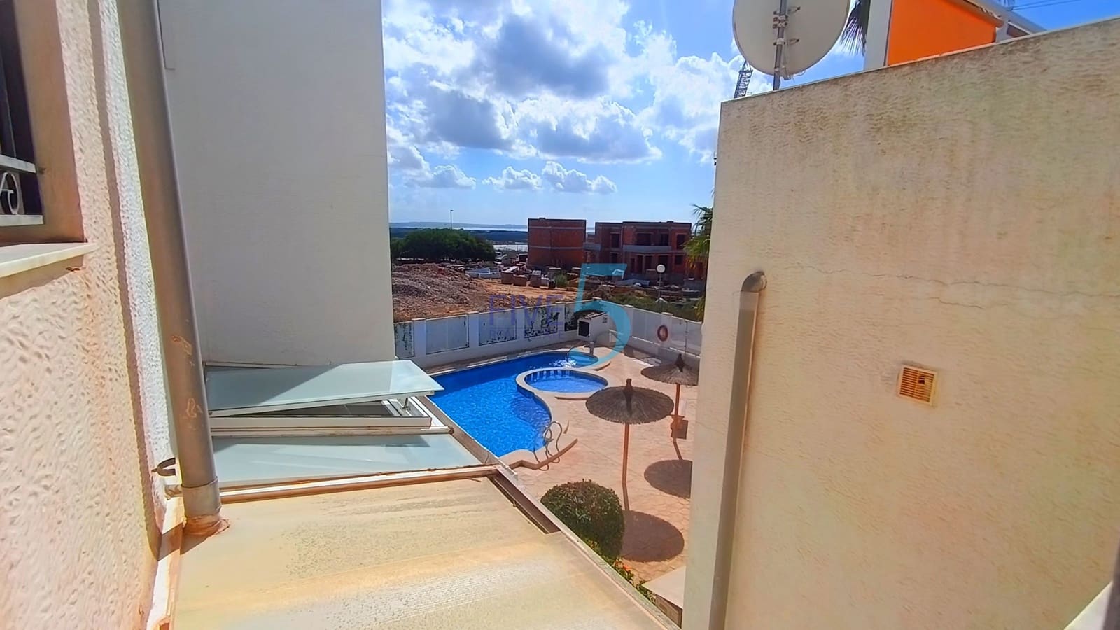 2 Zimmer Apartment zu verkaufen in Vistabella mit Pool Garage - 125.000 € (Ref: 10070179)