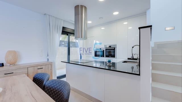 3 quarto Moradia para venda em Benijófar com piscina garagem - 365 000 € (Ref: 10073082)