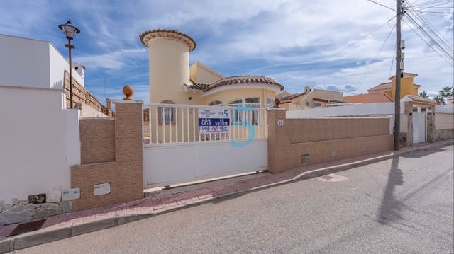 Chalet de 2 habitaciones en Playa Flamenca, Orihuela en venta con garaje - 295.000 € (Ref: 10073083)