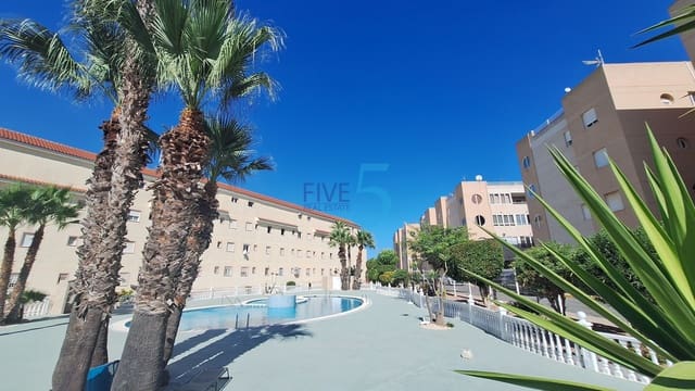 2 sypialnia Dom na sprzedaż w Torrevieja z basenem garażem - 269 000 € (Ref: 10077140)