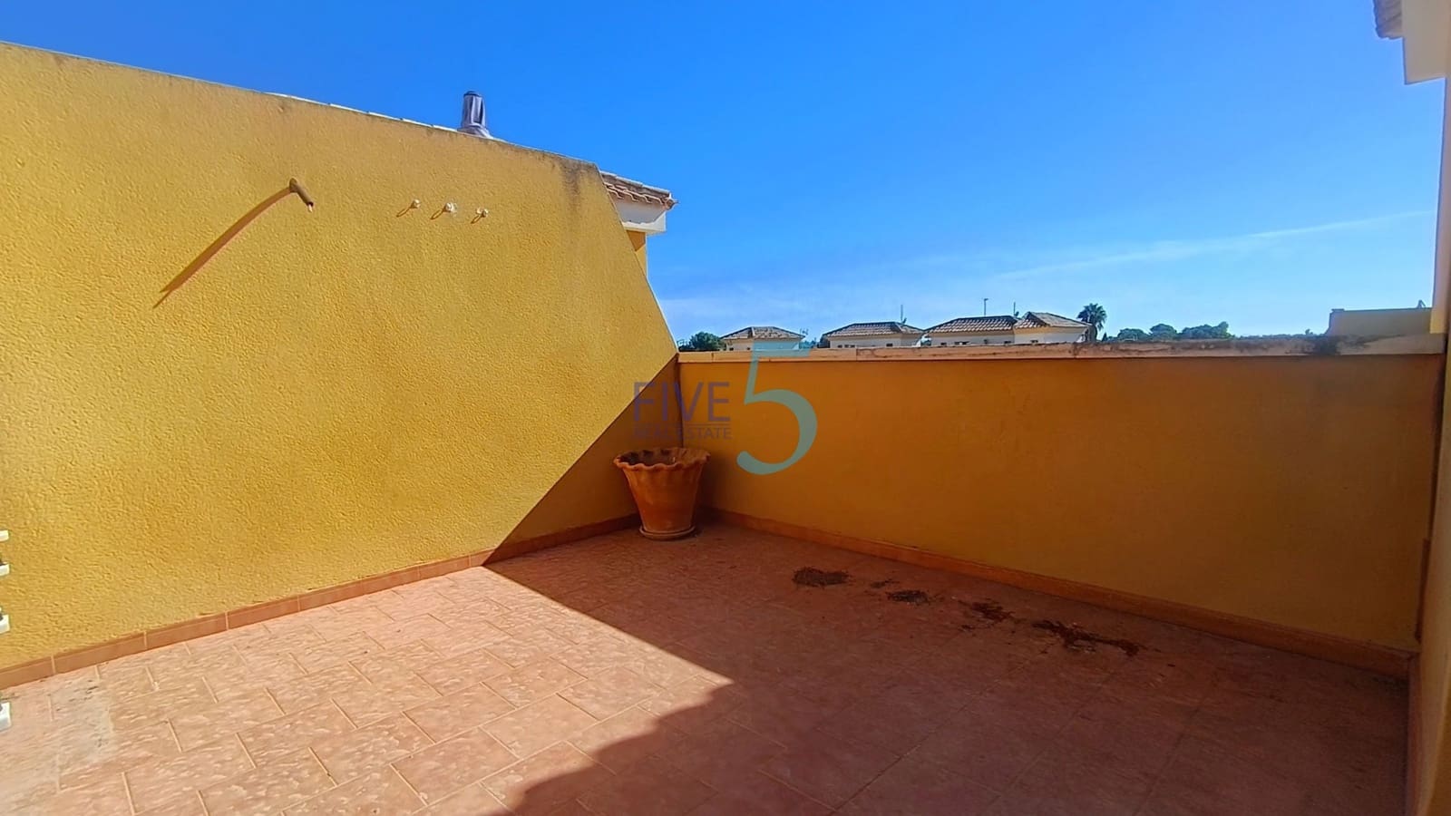 Apartamento de 2 habitaciones en Daya Nueva en venta con piscina - 125.000 € (Ref: 10077141)