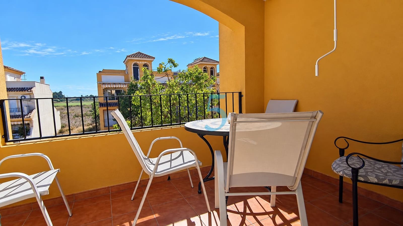 Apartamento de 2 habitaciones en Daya Nueva en venta con piscina - 125.000 € (Ref: 10077141)