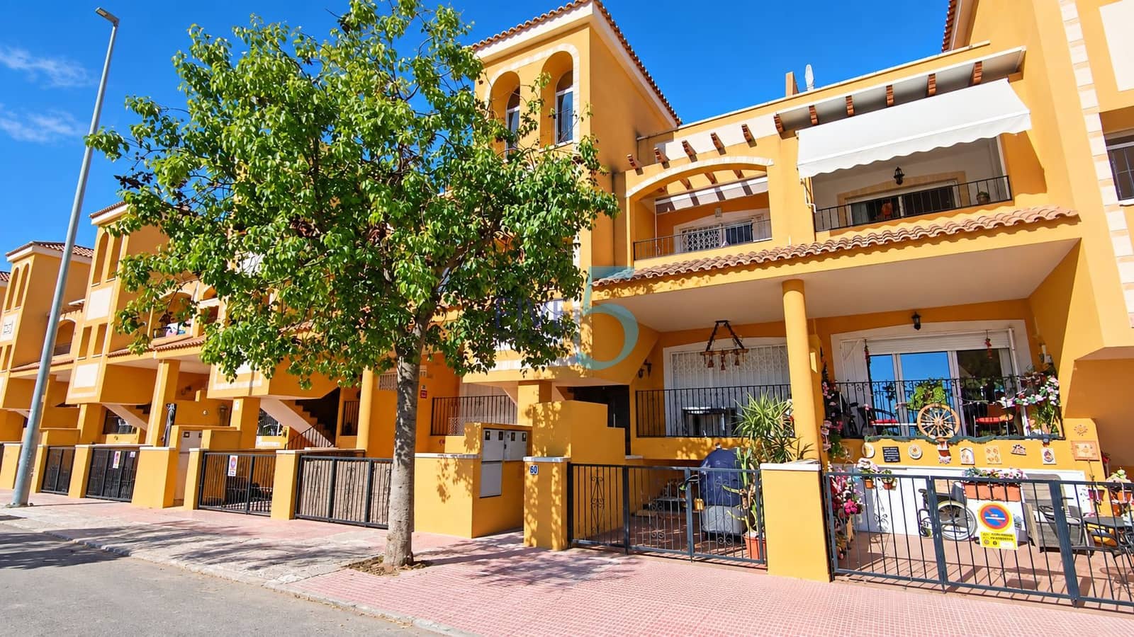 Apartamento de 2 habitaciones en Daya Nueva en venta con piscina - 125.000 € (Ref: 10077141)