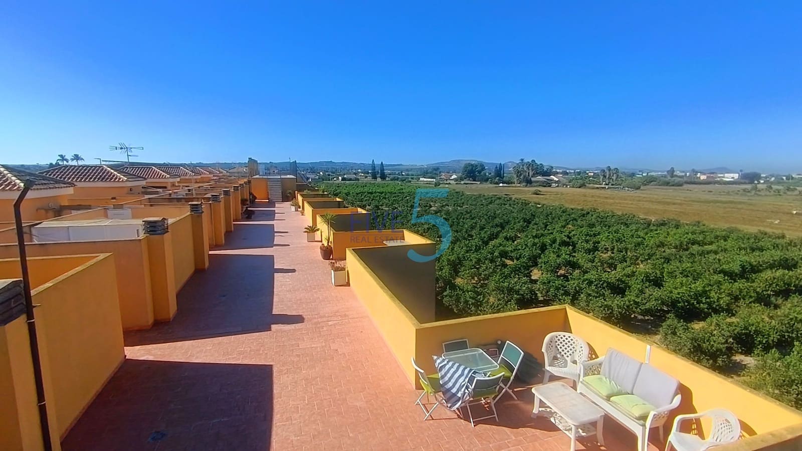 Apartamento de 2 habitaciones en Daya Nueva en venta con piscina - 125.000 € (Ref: 10077141)