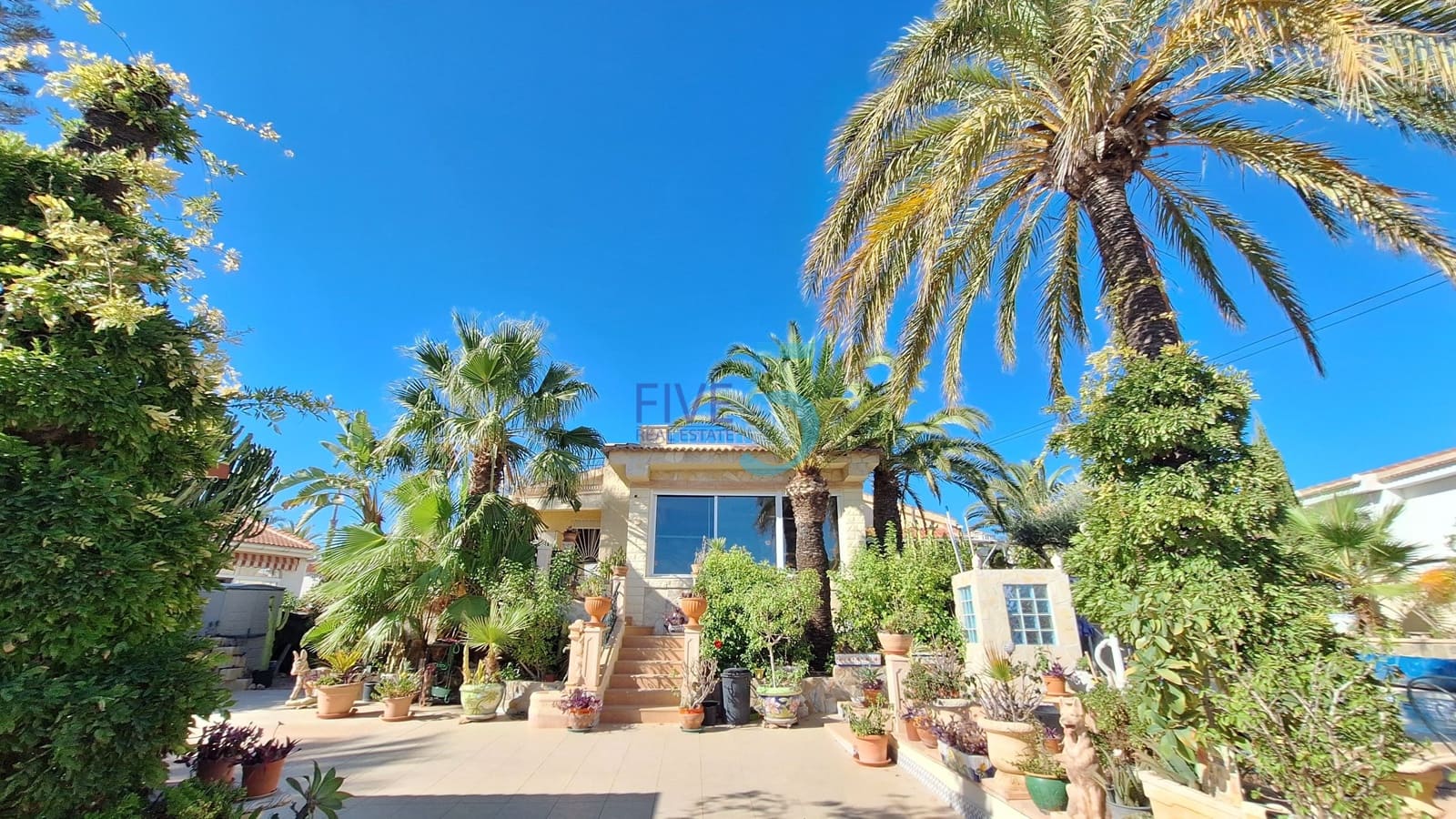 Chalet de 3 habitaciones en Ciudad Quesada en venta con piscina garaje - 539.000 € (Ref: 10077339)