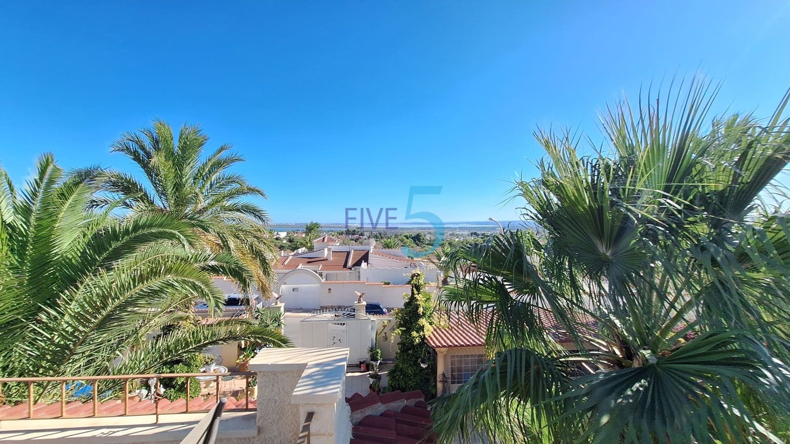 Chalet de 3 habitaciones en Ciudad Quesada en venta con piscina garaje - 539.000 € (Ref: 10077339)
