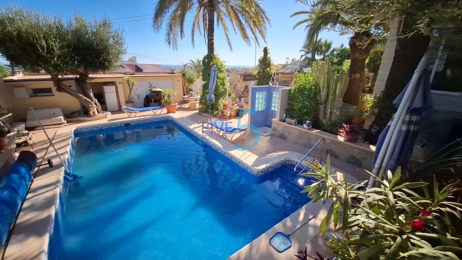 Chalet de 3 habitaciones en Ciudad Quesada en venta con piscina garaje - 539.000 € (Ref: 10077339)