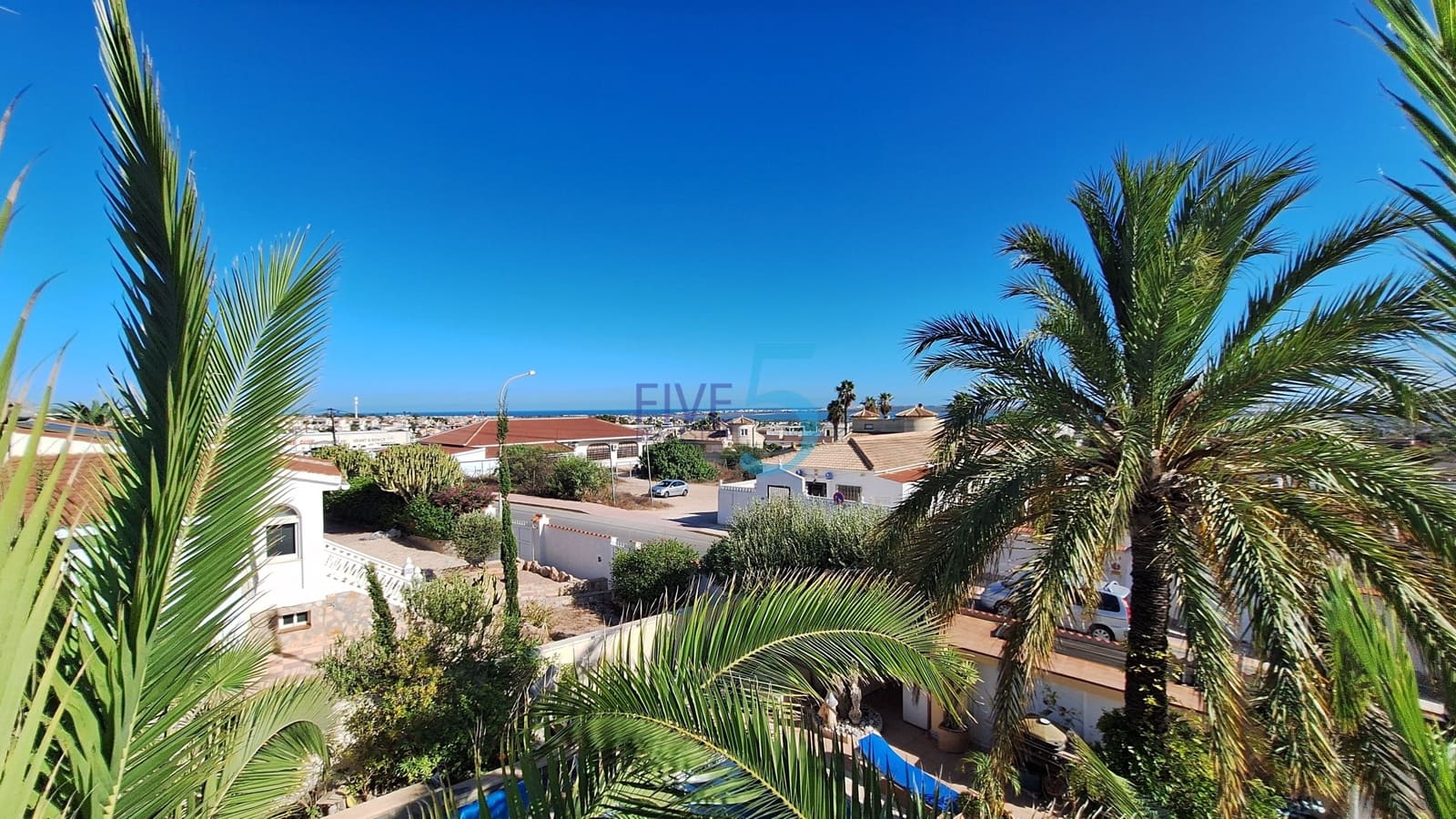 Chalet de 3 habitaciones en Ciudad Quesada en venta con piscina garaje - 539.000 € (Ref: 10077339)
