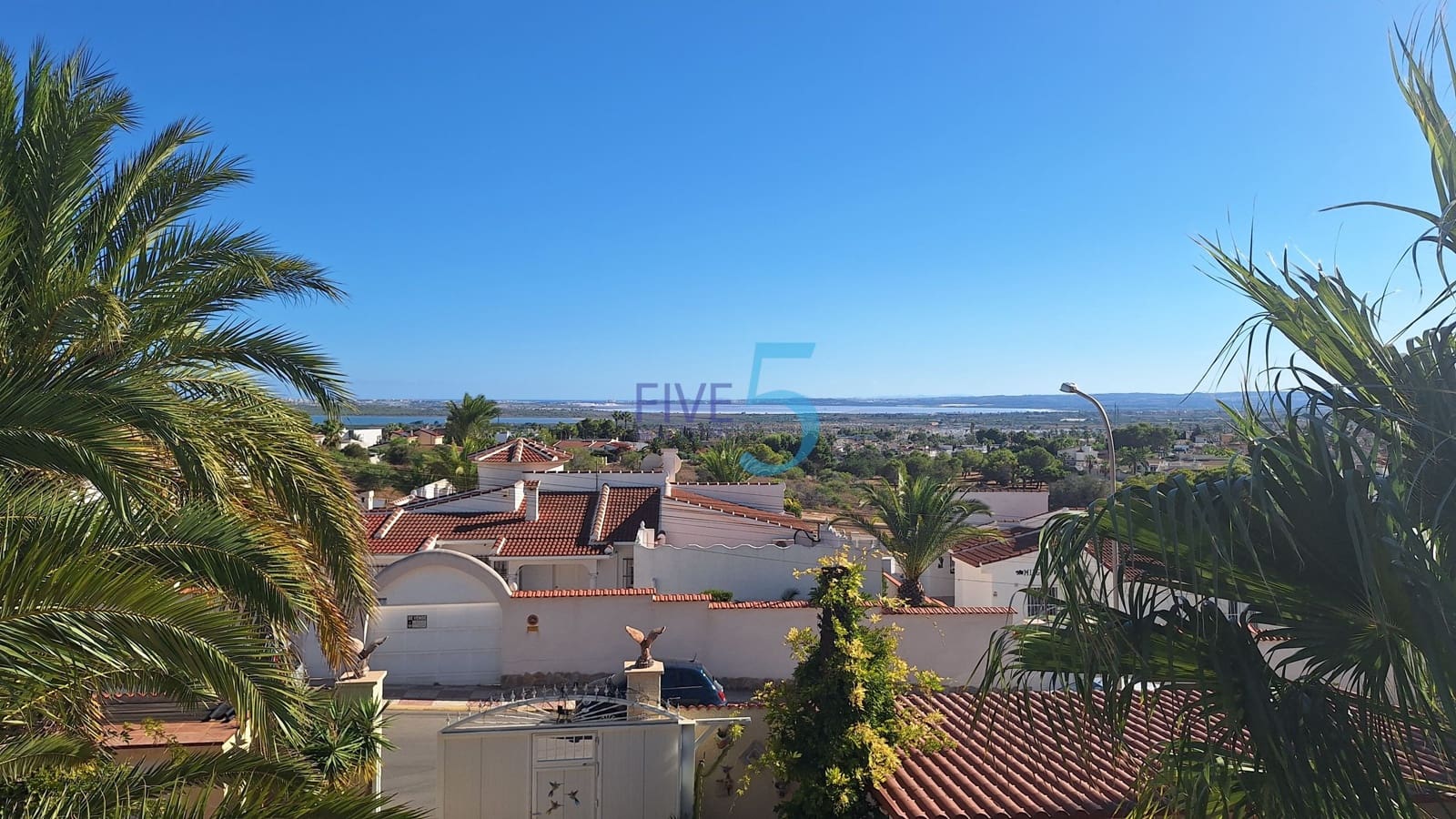 Chalet de 3 habitaciones en Ciudad Quesada en venta con piscina garaje - 539.000 € (Ref: 10077339)