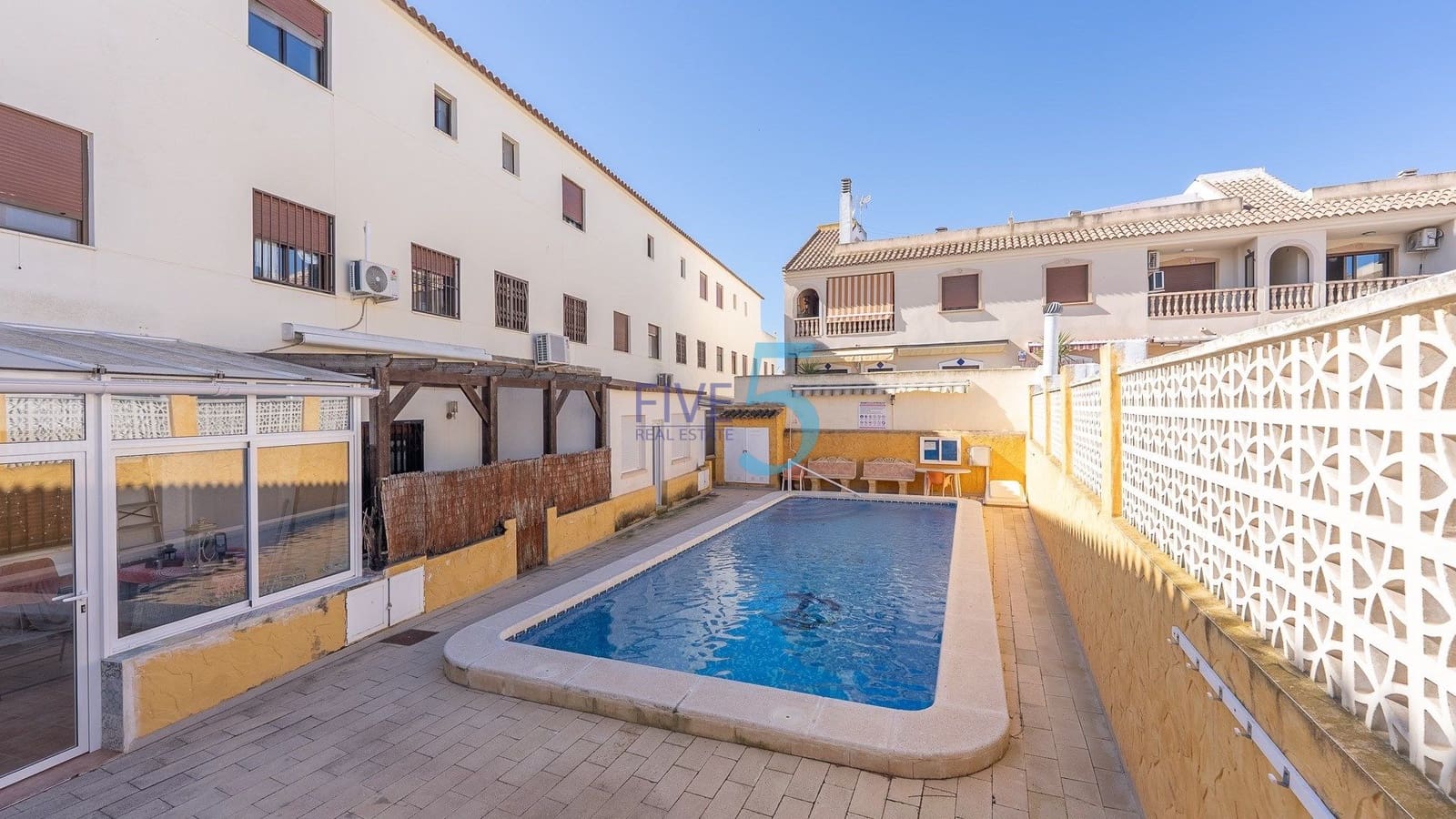 Apartamento de 2 habitaciones en San Fulgencio en venta con piscina - 119.500 € (Ref: 10077340)