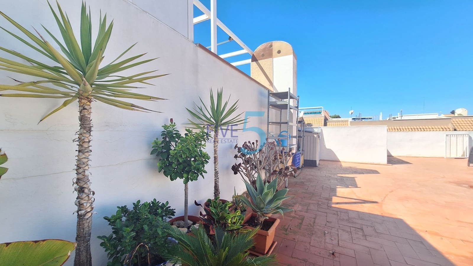 2 bedroom Apartment for sale in Torrevieja with pool - € 185,000 (Ref: 10077341)