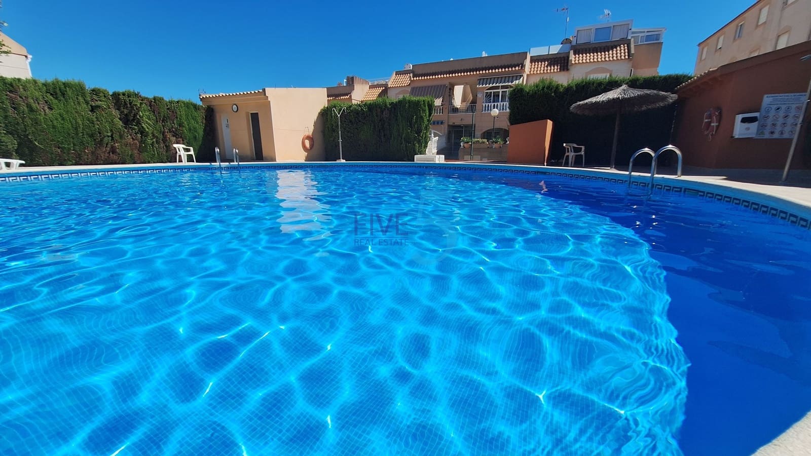 2 bedroom Apartment for sale in Torrevieja with pool - € 185,000 (Ref: 10077341)