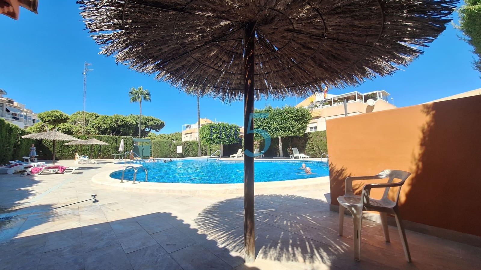 2 bedroom Apartment for sale in Torrevieja with pool - € 185,000 (Ref: 10077341)