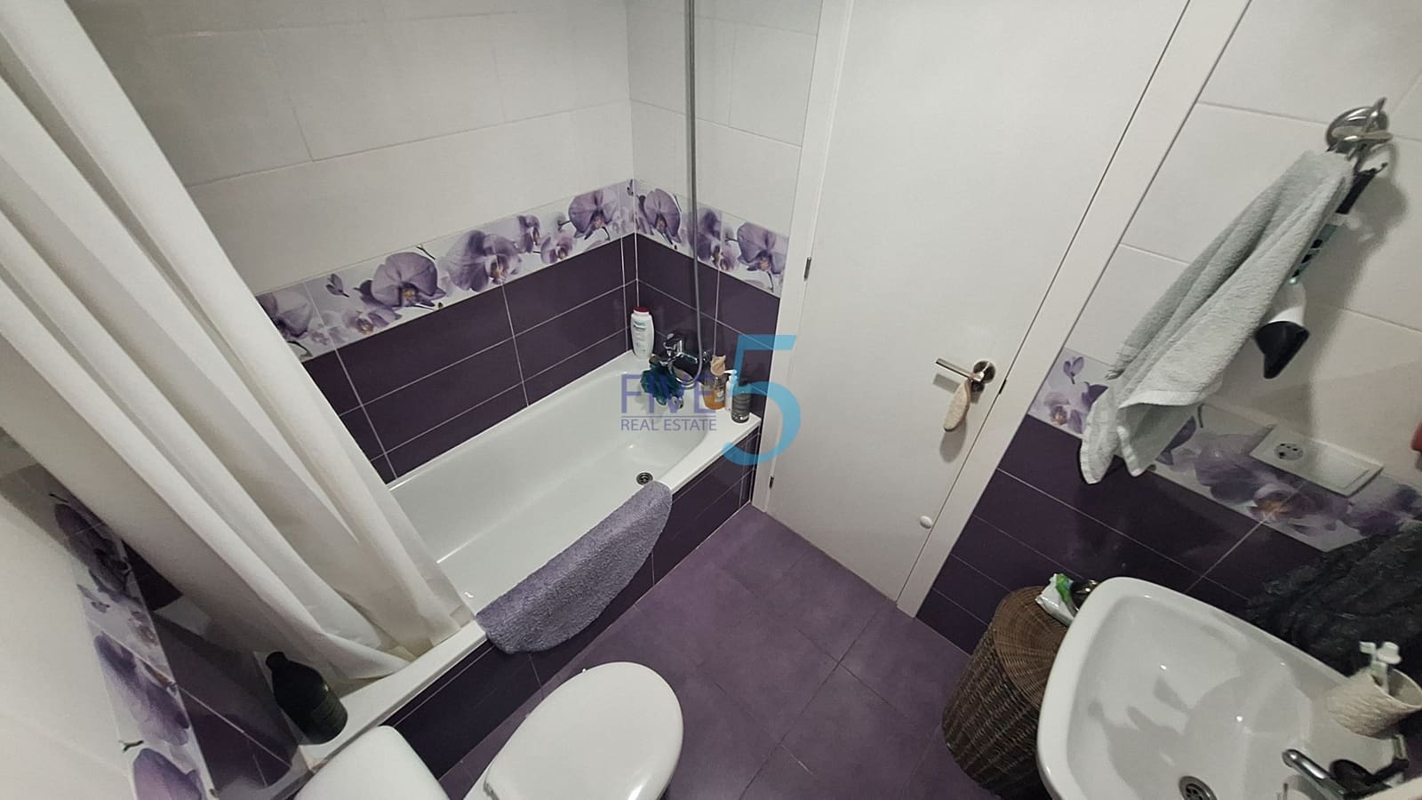 2 bedroom Apartment for sale in Torrevieja with pool - € 185,000 (Ref: 10077341)