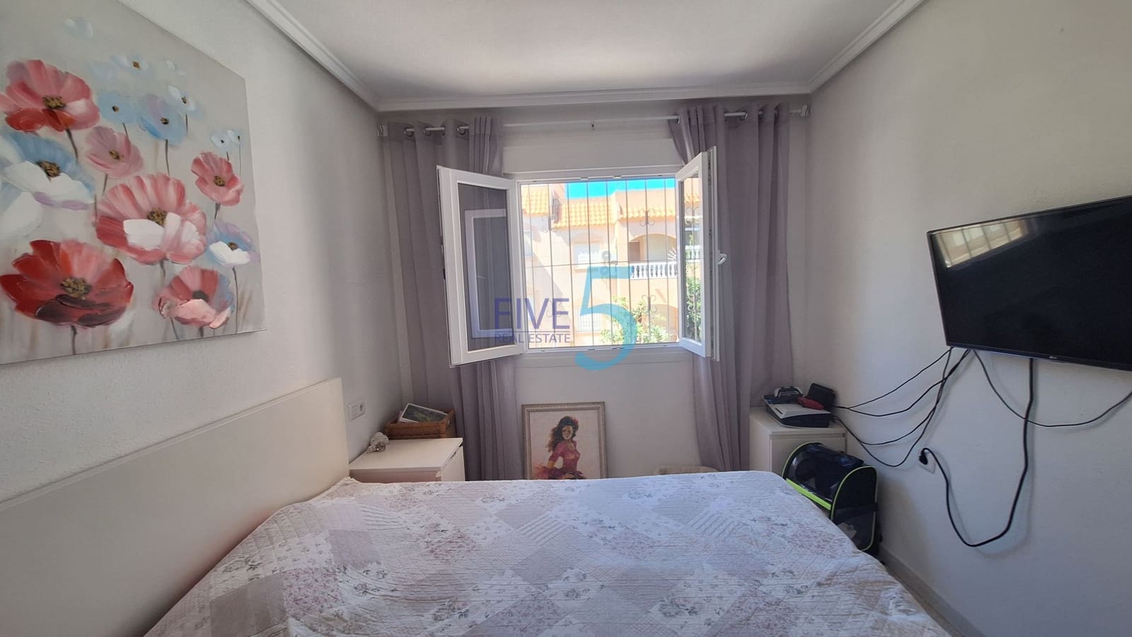 2 bedroom Apartment for sale in Torrevieja with pool - € 185,000 (Ref: 10077341)