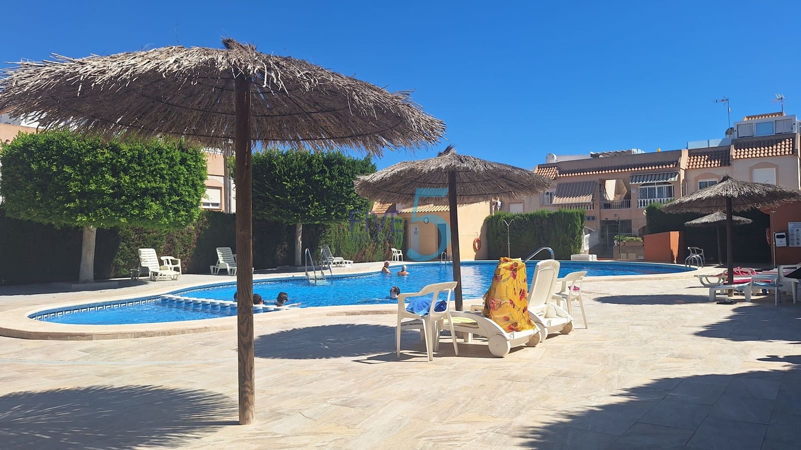 2 bedroom Apartment for sale in Torrevieja with pool - € 185,000 (Ref: 10077341)