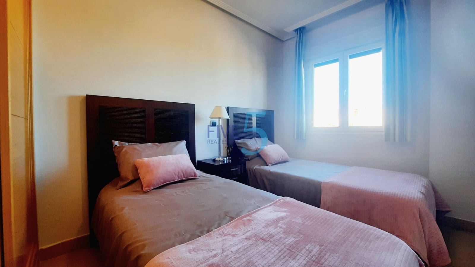 Apartamento de 2 habitaciones en Los Alcázares en venta con piscina garaje - 149.000 € (Ref: 10079981)