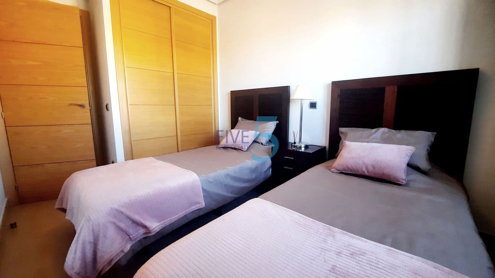 Apartamento de 2 habitaciones en Los Alcázares en venta con piscina garaje - 149.000 € (Ref: 10079981)