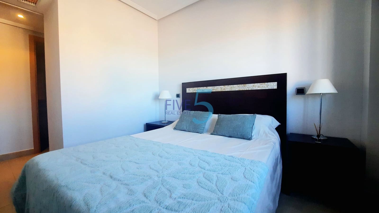 Apartamento de 2 habitaciones en Los Alcázares en venta con piscina garaje - 149.000 € (Ref: 10079981)