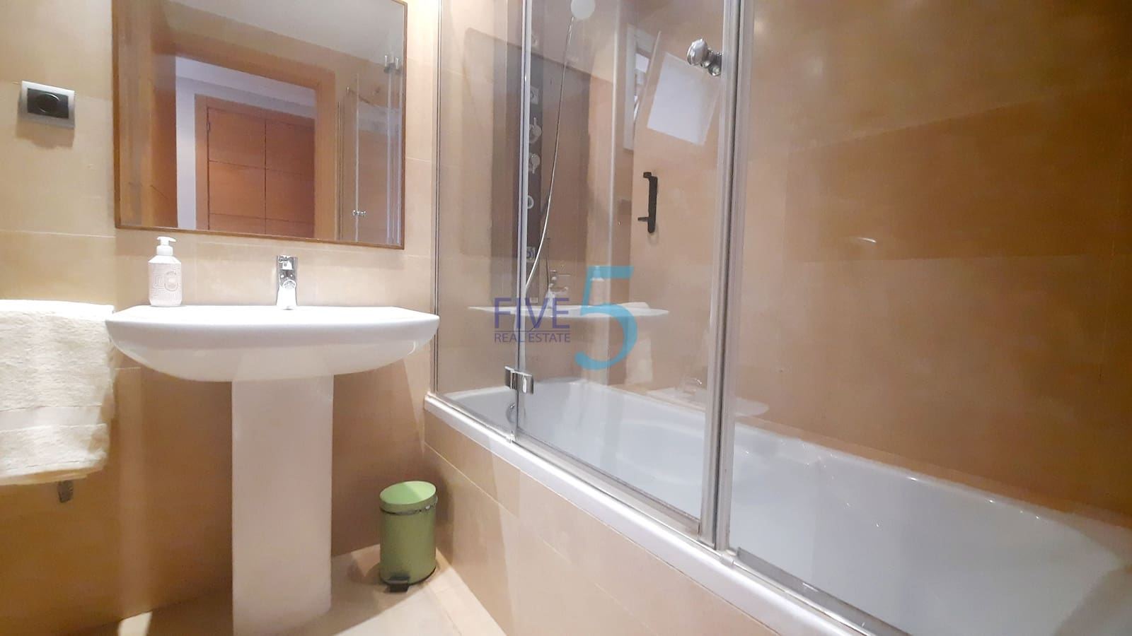 Apartamento de 2 habitaciones en Los Alcázares en venta con piscina garaje - 149.000 € (Ref: 10079981)