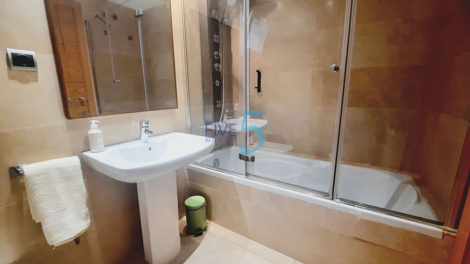 Apartamento de 2 habitaciones en Los Alcázares en venta con piscina garaje - 149.000 € (Ref: 10079981)