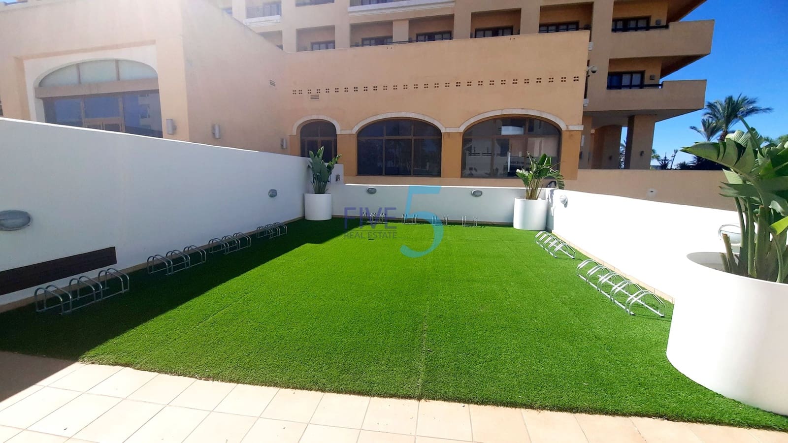 Apartamento de 2 habitaciones en Los Alcázares en venta con piscina garaje - 149.000 € (Ref: 10079981)