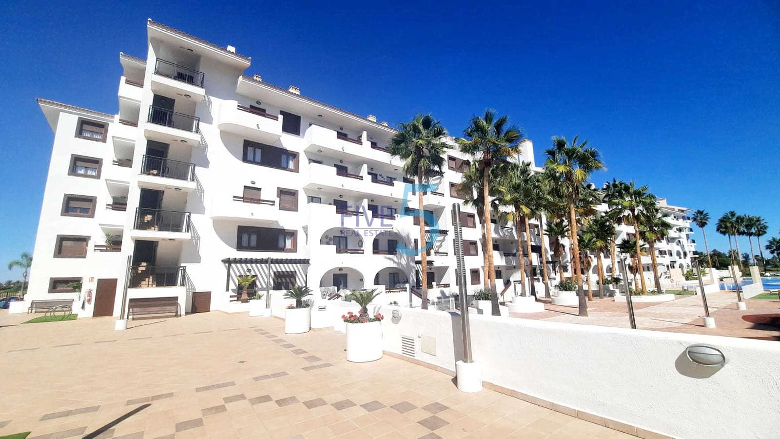 Apartamento de 2 habitaciones en Los Alcázares en venta con piscina garaje - 149.000 € (Ref: 10079981)