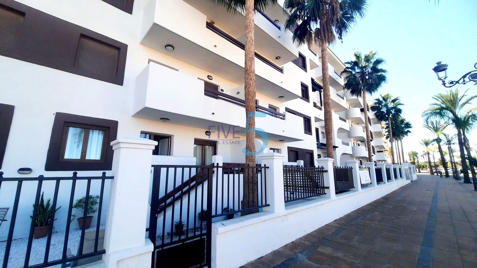 Apartamento de 2 habitaciones en Los Alcázares en venta con piscina garaje - 149.000 € (Ref: 10079981)