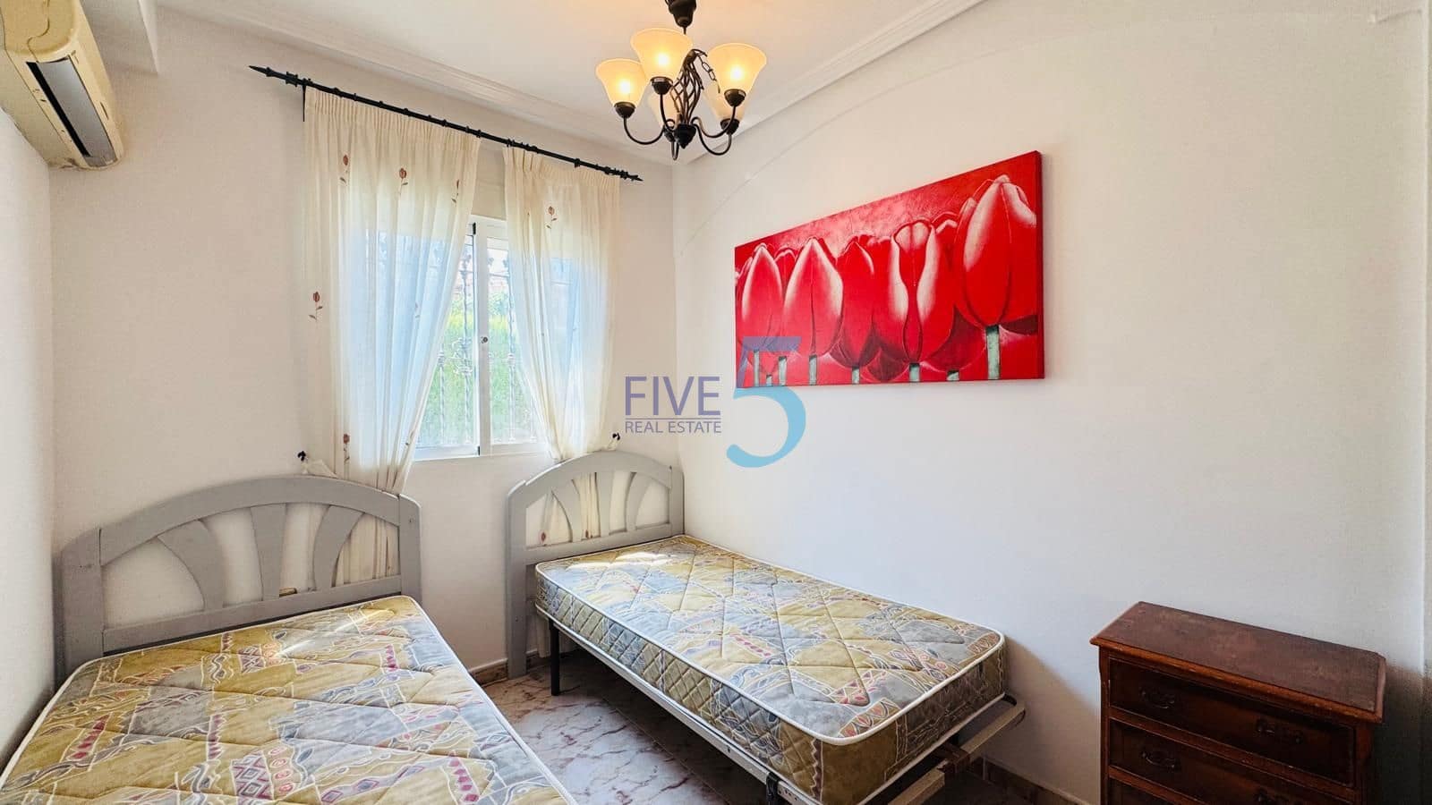 3 quarto Casa em Banda para venda em Villamartin com piscina garagem - 229 000 € (Ref: 10079982)