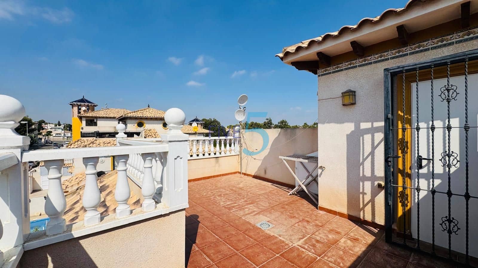 3 quarto Casa em Banda para venda em Villamartin com piscina garagem - 229 000 € (Ref: 10079982)