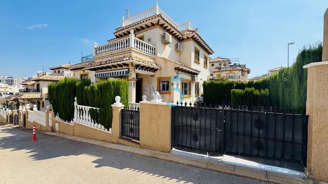 3 bedroom Townhouse for sale in Villamartin, Orihuela with pool garage - € 229,000 (Ref: 10079982)