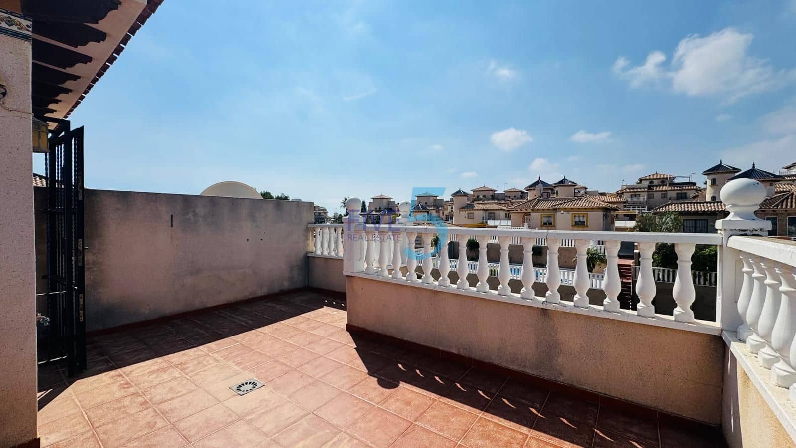 3 quarto Casa em Banda para venda em Villamartin com piscina garagem - 229 000 € (Ref: 10079982)