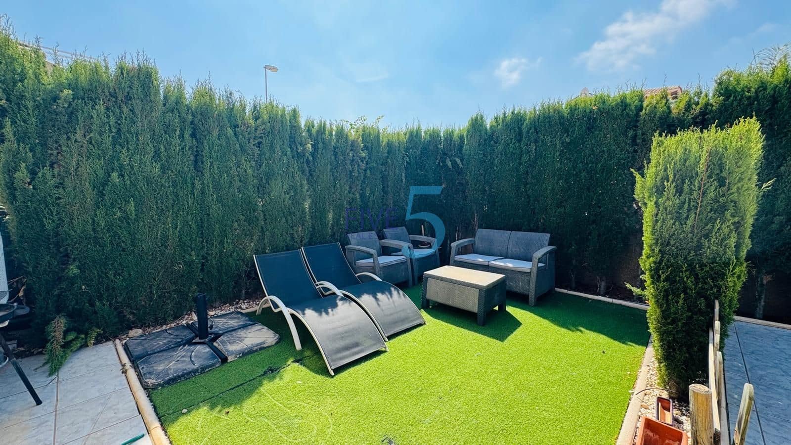 3 quarto Casa em Banda para venda em Villamartin com piscina garagem - 229 000 € (Ref: 10079982)