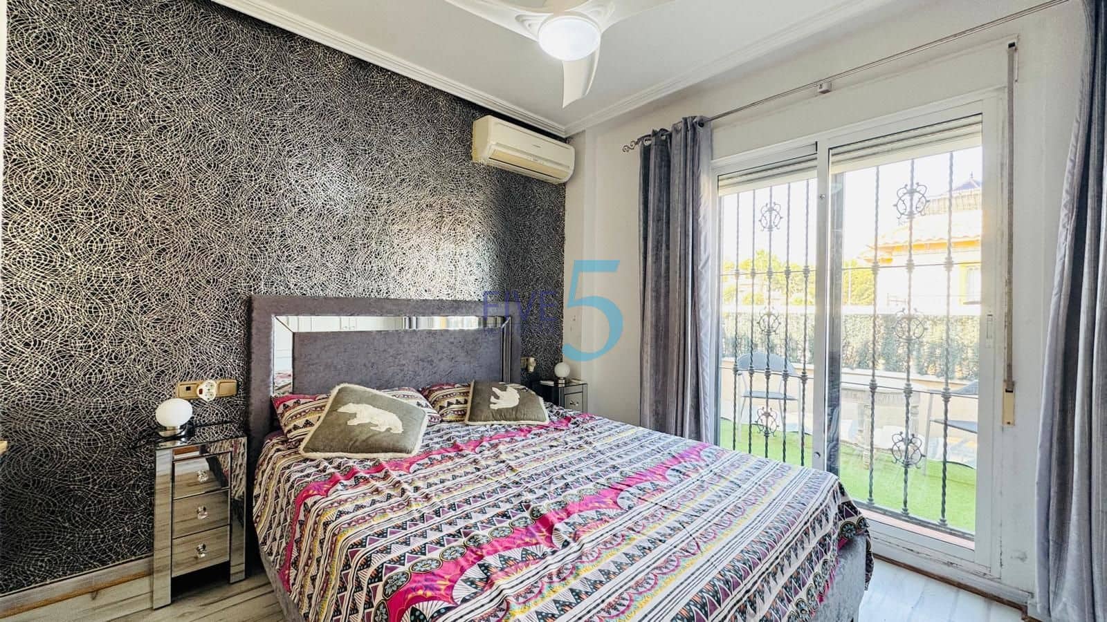 3 quarto Casa em Banda para venda em Villamartin com piscina garagem - 229 000 € (Ref: 10079982)