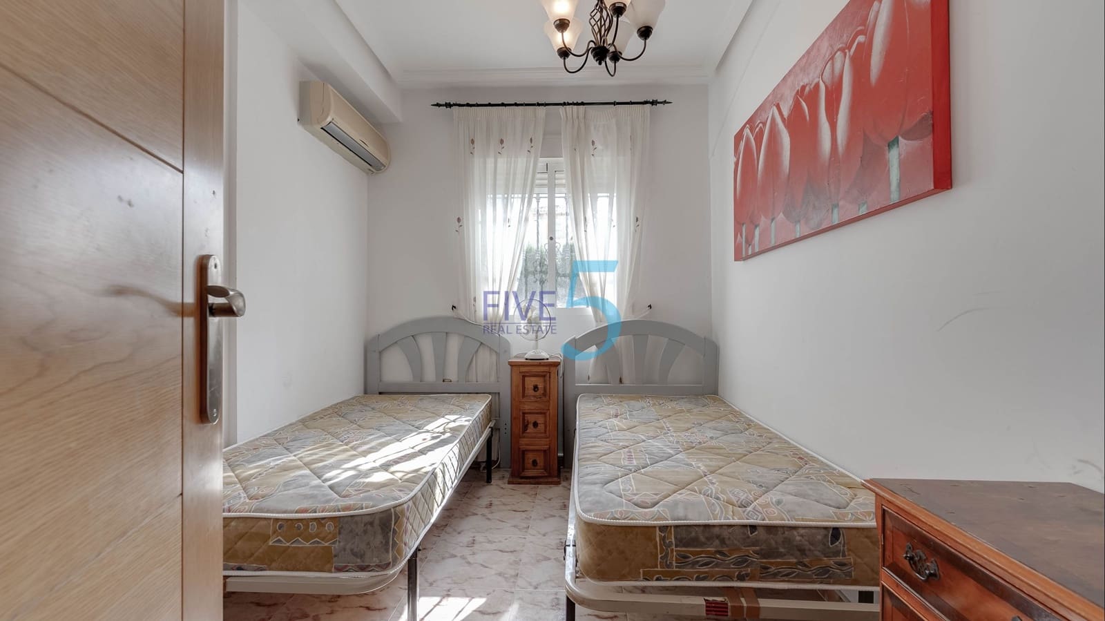 3 bedroom Townhouse for sale in Villamartin with pool garage - € 224,999 (Ref: 10079982)