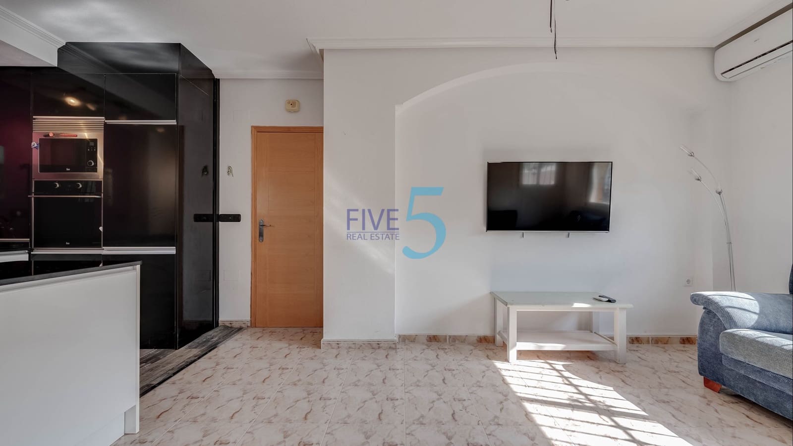 3 bedroom Townhouse for sale in Villamartin with pool garage - € 224,999 (Ref: 10079982)
