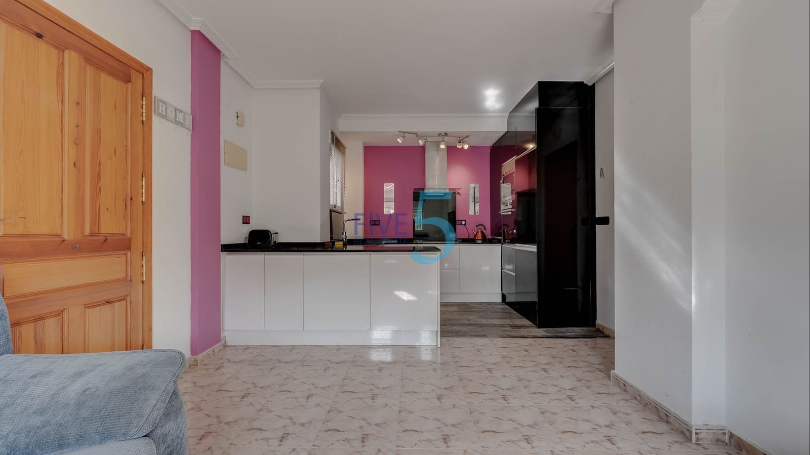 3 bedroom Townhouse for sale in Villamartin with pool garage - € 224,999 (Ref: 10079982)