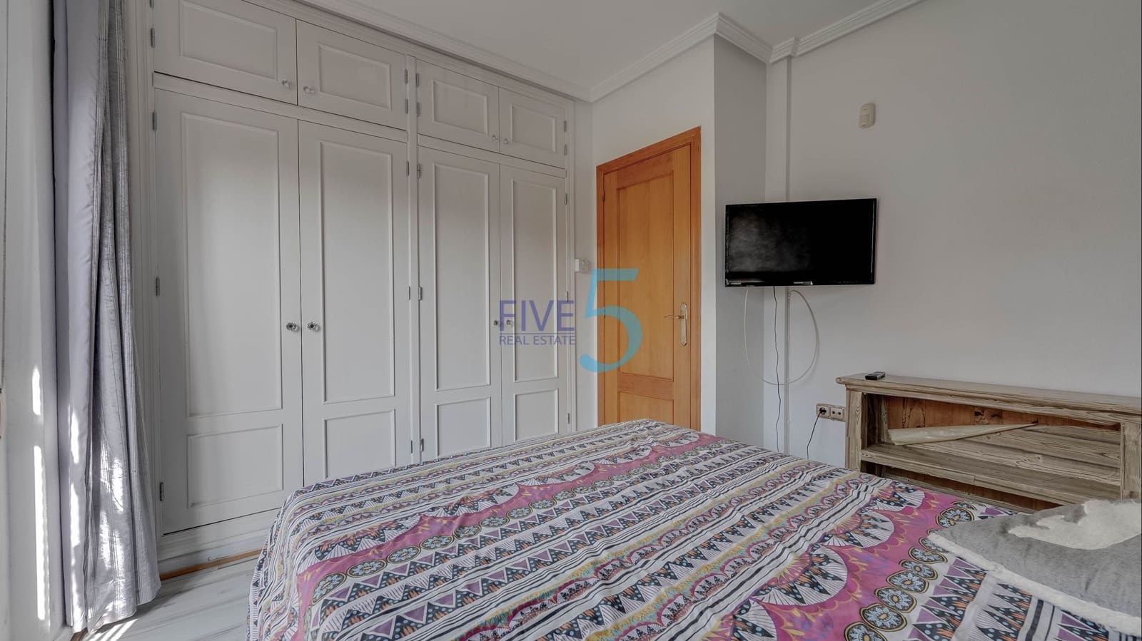 3 bedroom Townhouse for sale in Villamartin with pool garage - € 224,999 (Ref: 10079982)