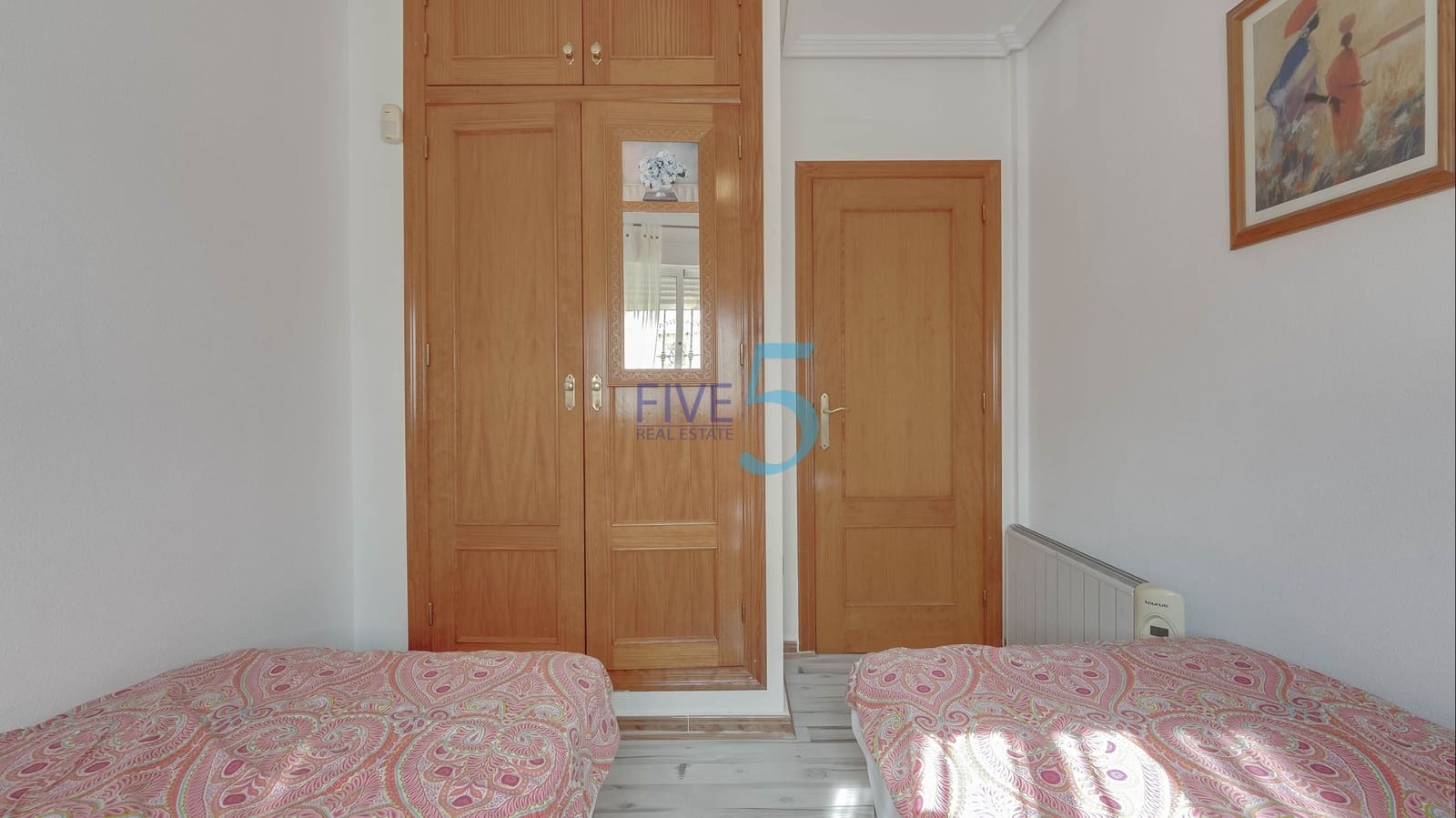 3 bedroom Townhouse for sale in Villamartin with pool garage - € 224,999 (Ref: 10079982)