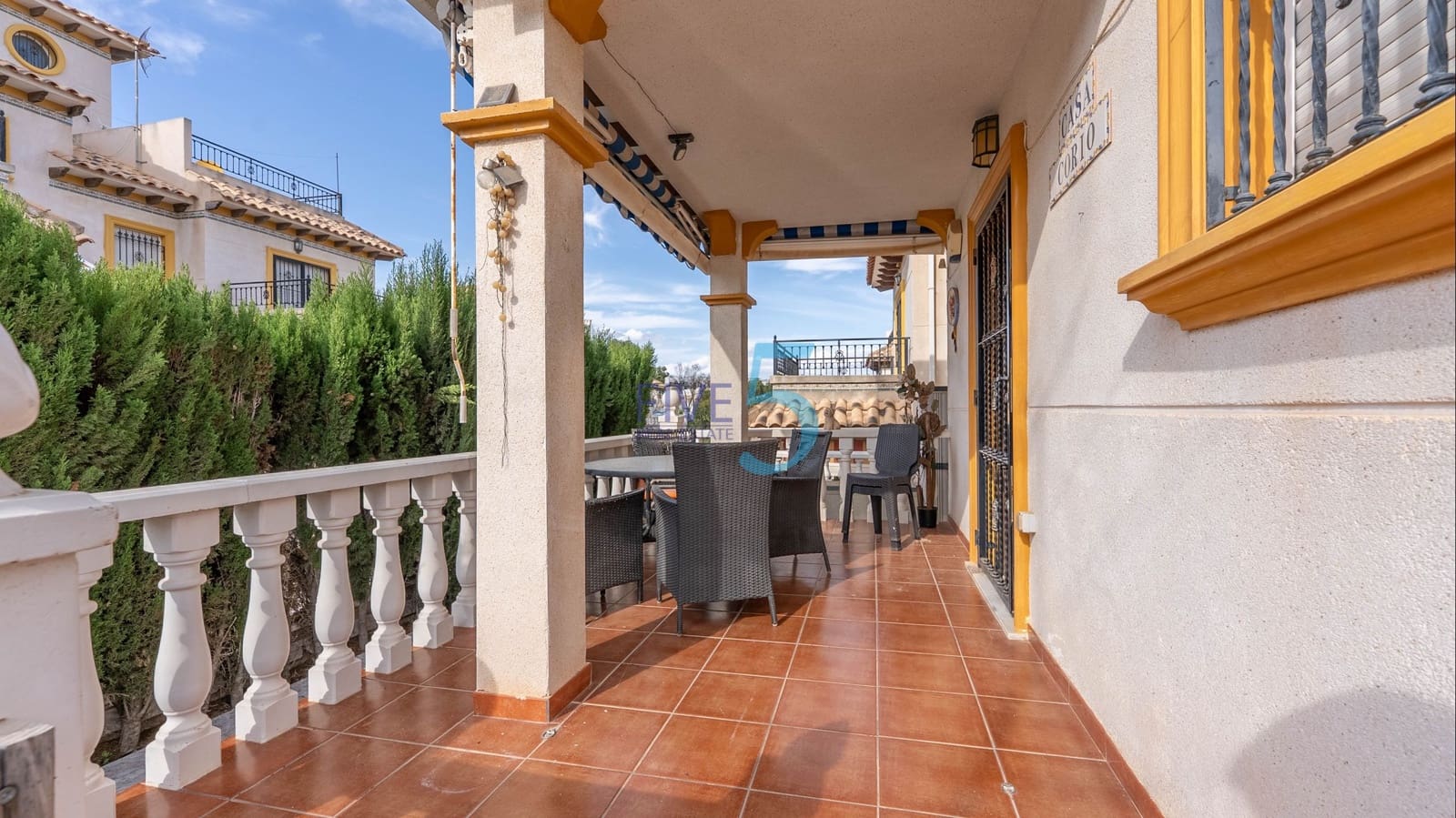 3 bedroom Townhouse for sale in Villamartin with pool garage - € 224,999 (Ref: 10079982)