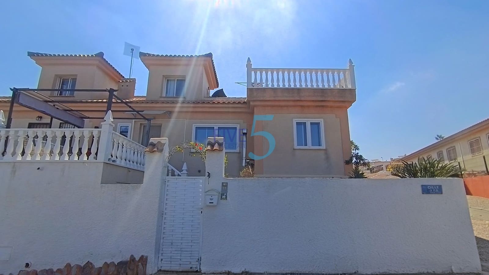 3 slaapkamer Villa te koop in Ciudad Quesada met zwembad garage - € 245.000 (Ref: 10080242)