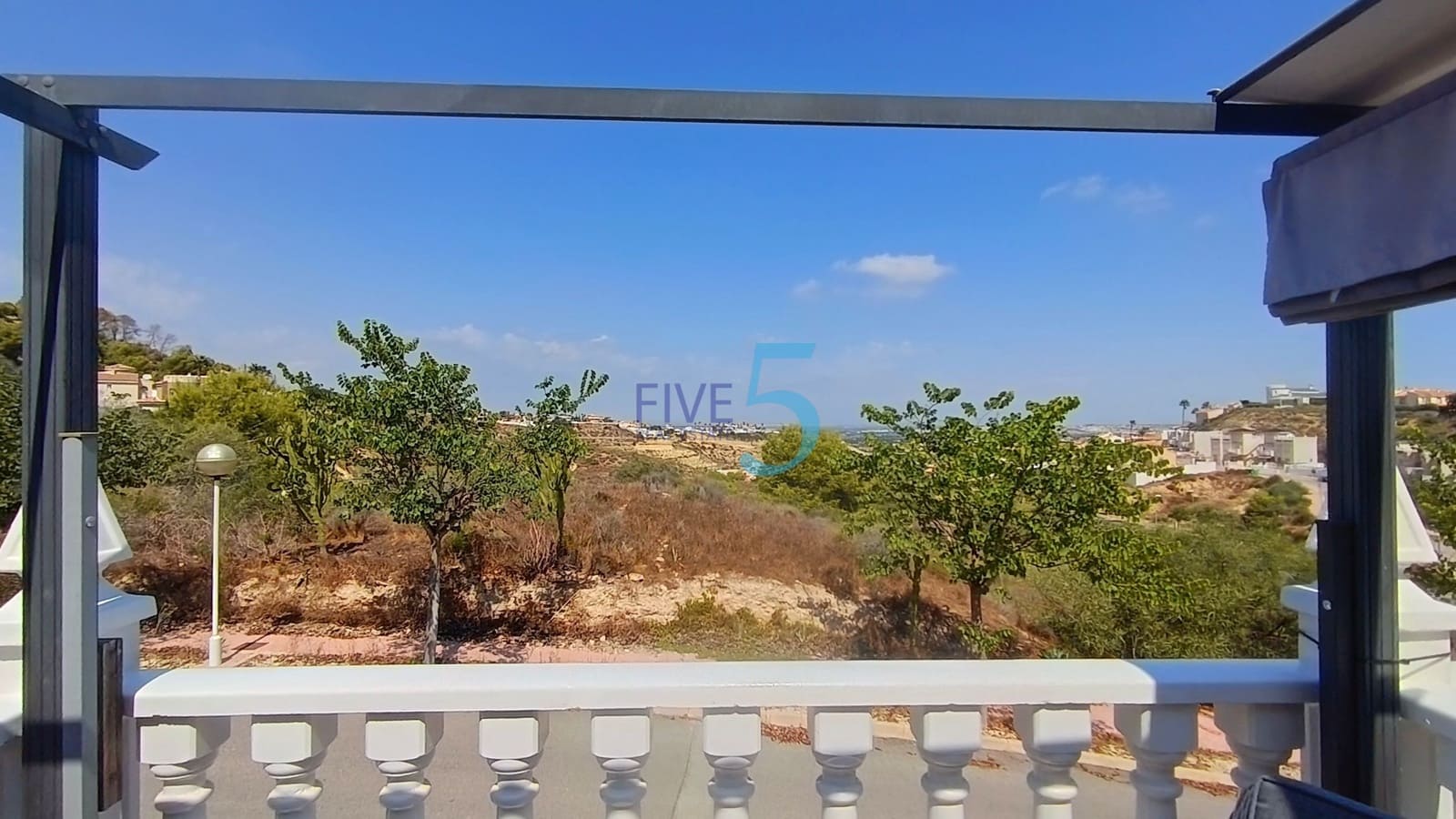3 slaapkamer Villa te koop in Ciudad Quesada met zwembad garage - € 245.000 (Ref: 10080242)