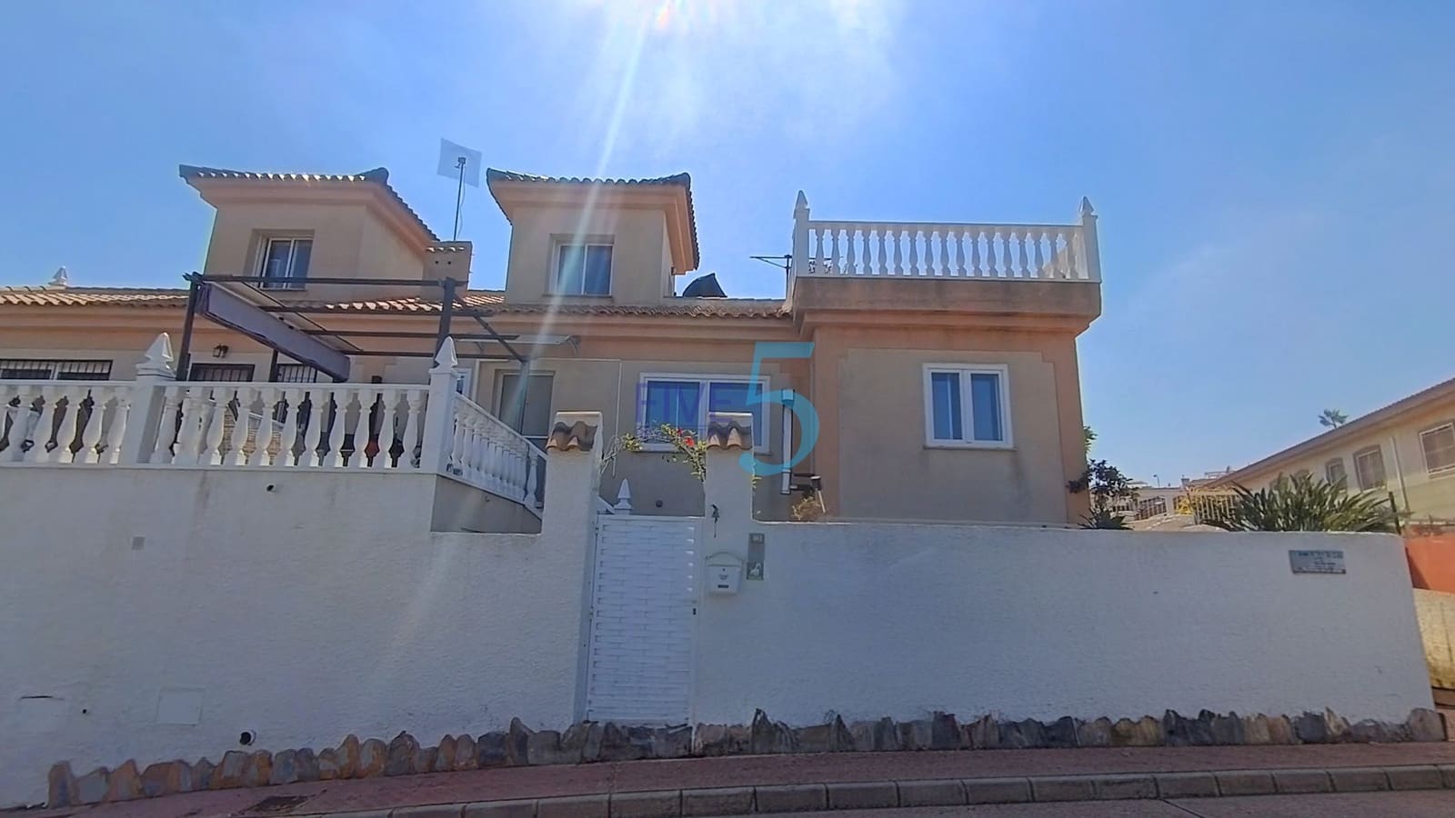3 slaapkamer Villa te koop in Ciudad Quesada met zwembad garage - € 245.000 (Ref: 10080242)