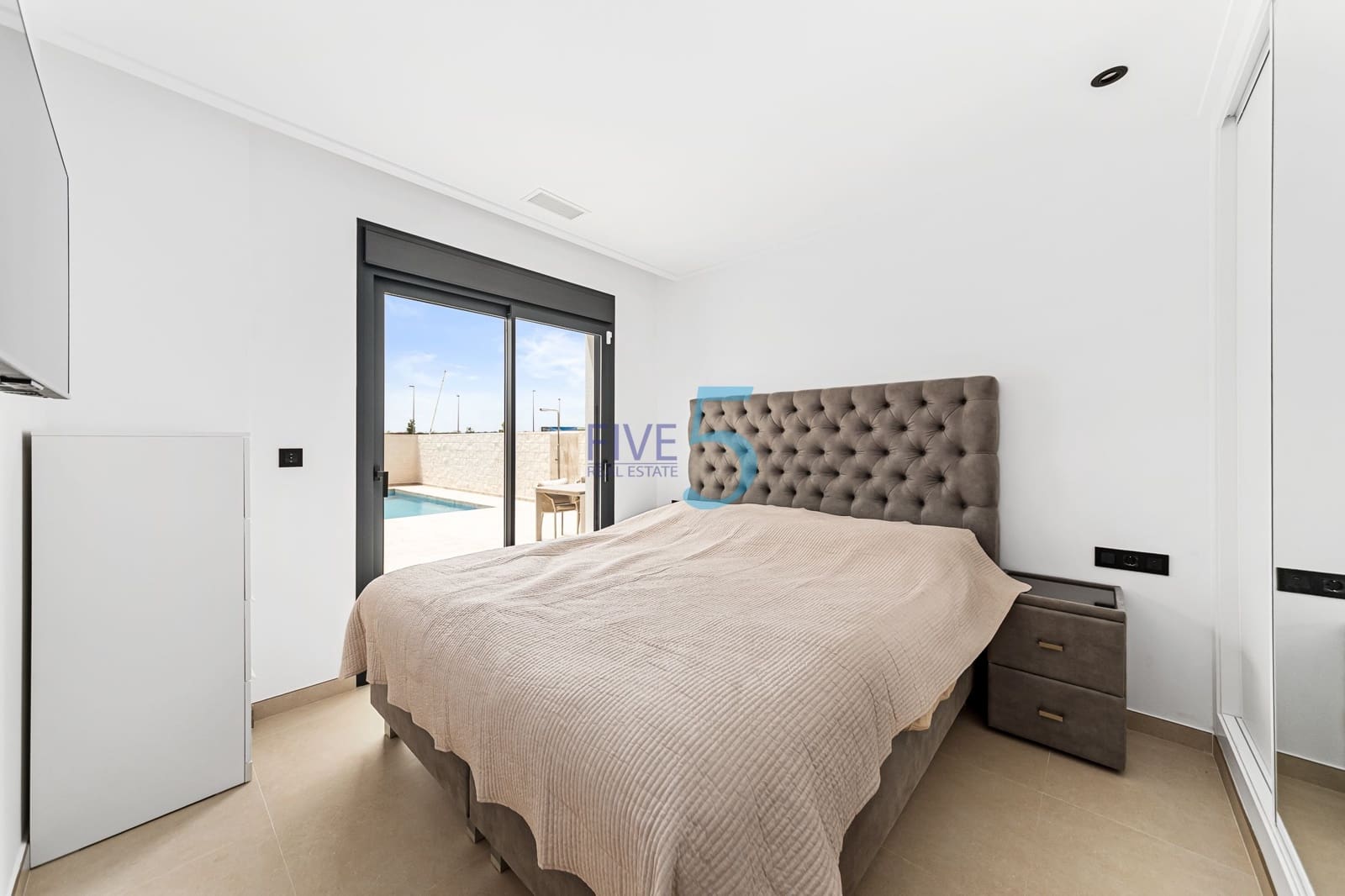 3 quarto Moradia para venda em Benijofar com piscina - 499 999 € (Ref: 10085082)