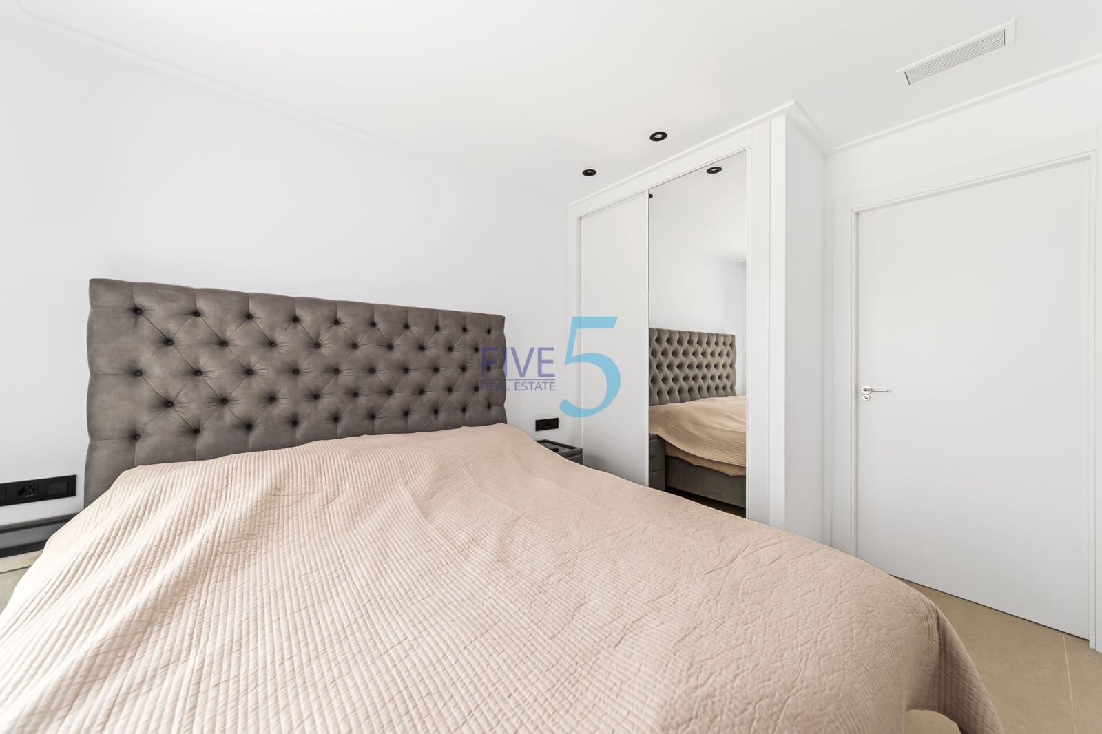 3 quarto Moradia para venda em Benijofar com piscina - 499 999 € (Ref: 10085082)