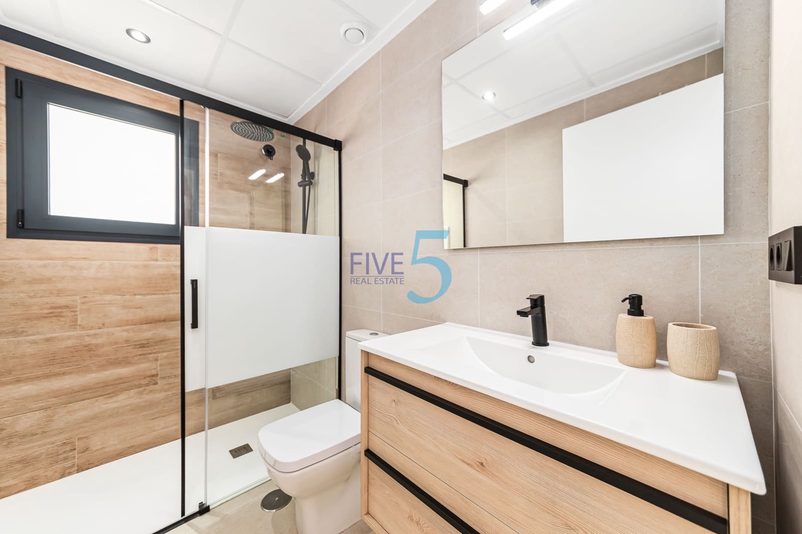 3 quarto Moradia para venda em Benijofar com piscina - 499 999 € (Ref: 10085082)