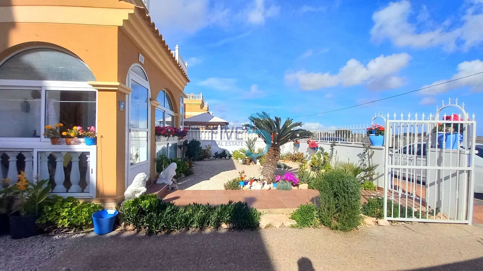 2 slaapkamer Villa te koop in Lo Crispin met zwembad - € 195.000 (Ref: 10088503)