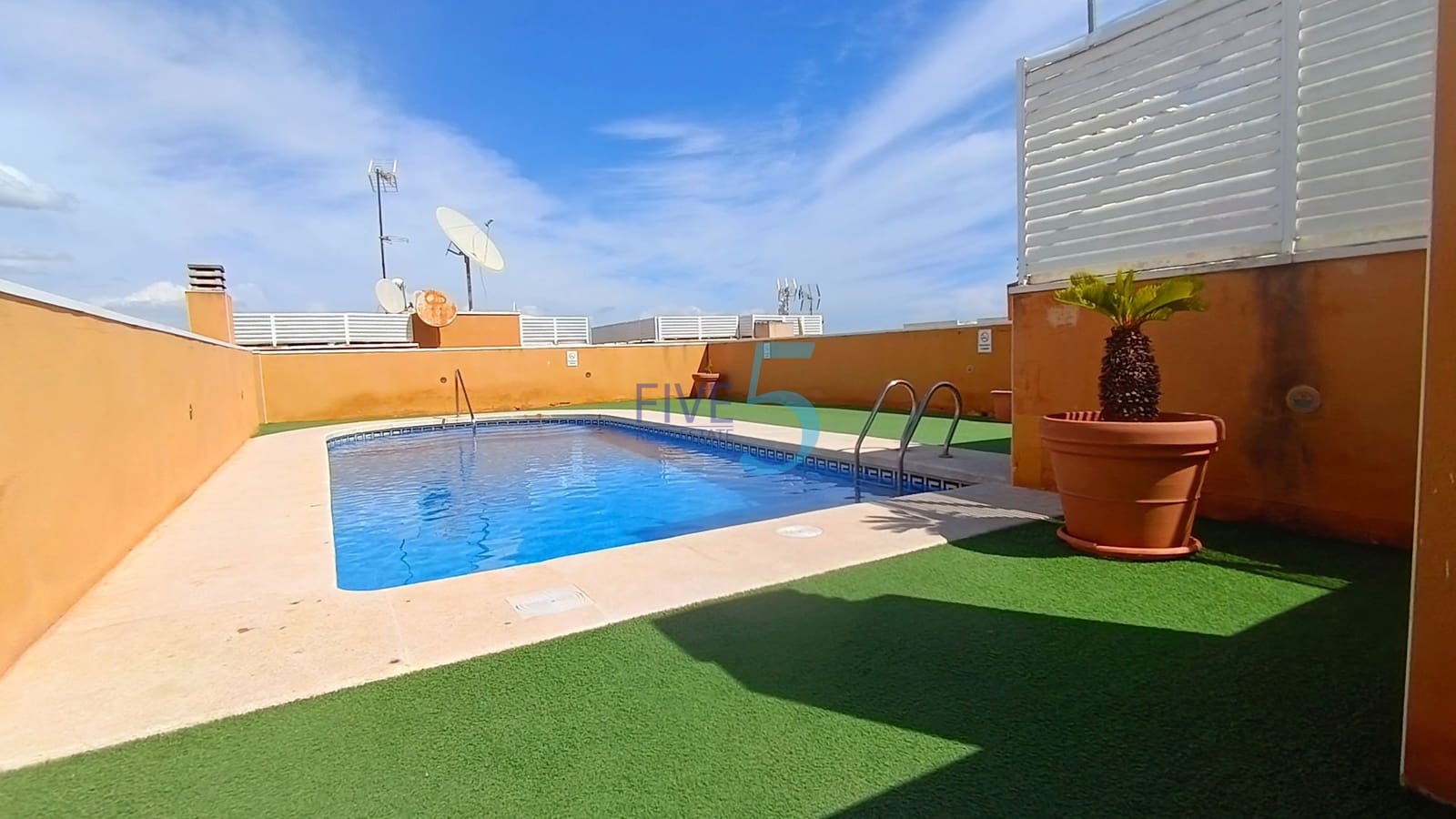 2 slaapkamer Appartement te koop in Formentera del Segura met zwembad - € 99.999 (Ref: 10088504)